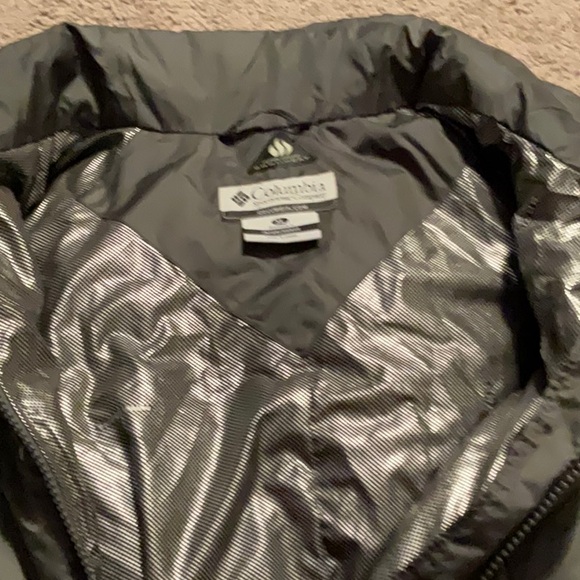 Columbia Women’s Packable Jacket XL - Picture 3 of 6